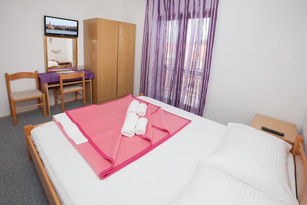 Pansion Maria Bed & Breakfast Задар Стая снимка