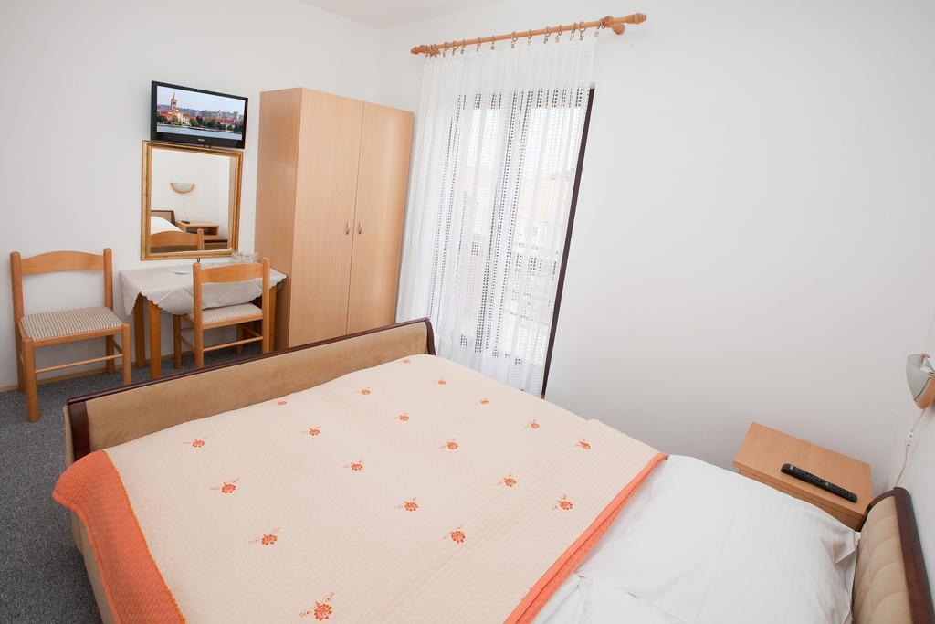 Pansion Maria Bed & Breakfast Задар Стая снимка
